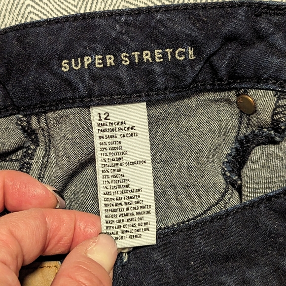 American Eagle High Rise - Picture 3 of 3